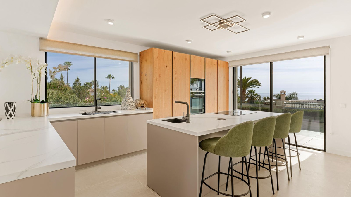 5 Bed, 5 Bath, HouseFor Sale, Nagüeles, Malaga