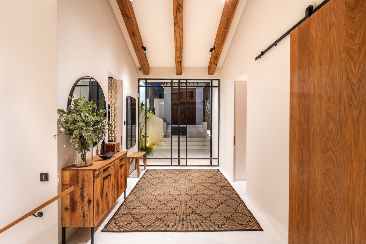 5 Bed, 7 Bath, HouseFor Sale, Nueva Andalucia, Malaga