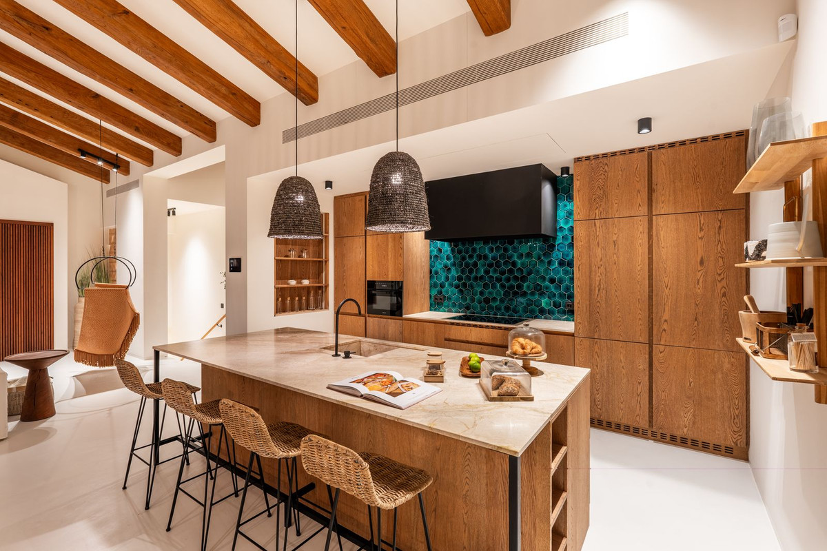 5 Bed, 7 Bath, HouseFor Sale, Nueva Andalucia, Malaga