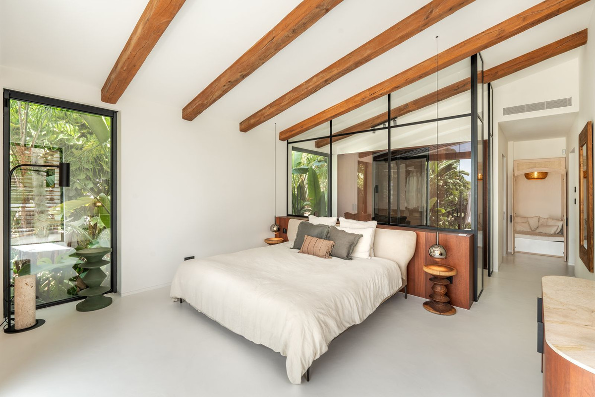 5 Bed, 7 Bath, HouseFor Sale, Nueva Andalucia, Malaga