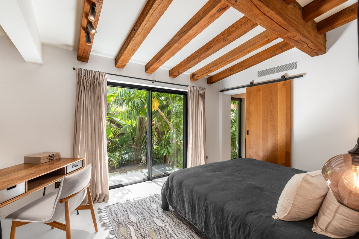 5 Bed, 7 Bath, HouseFor Sale, Nueva Andalucia, Malaga