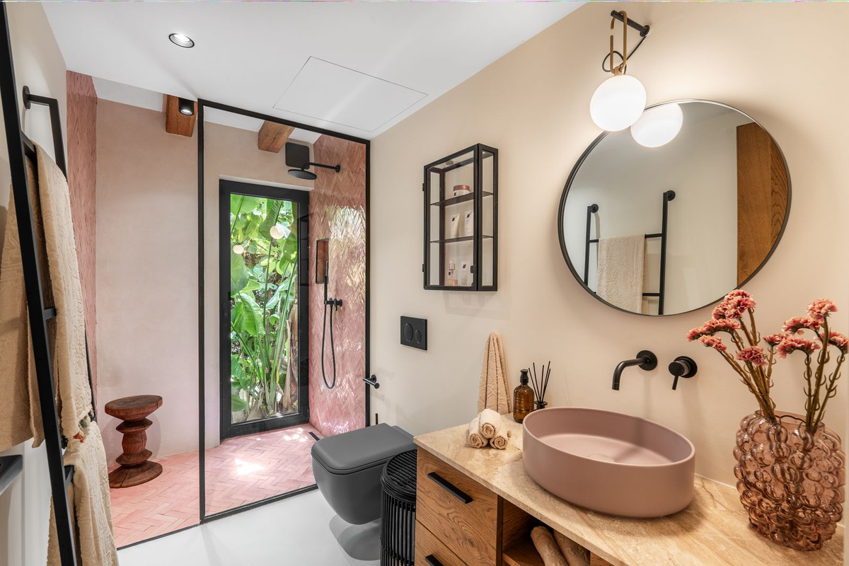 5 Bed, 7 Bath, HouseFor Sale, Nueva Andalucia, Malaga