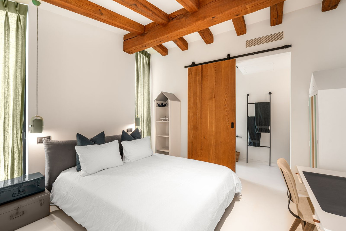 5 Bed, 7 Bath, HouseFor Sale, Nueva Andalucia, Malaga