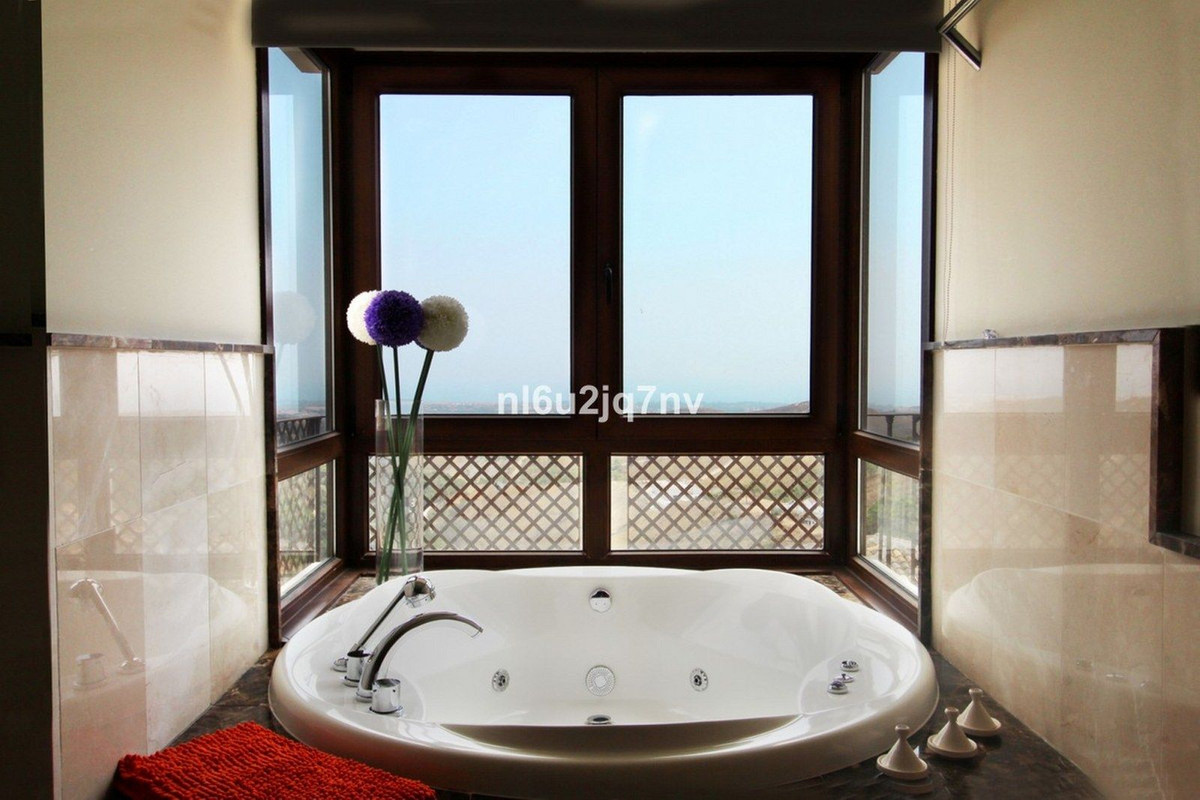 5 Bed, 5 Bath, HouseFor Sale, Benahavis, Malaga