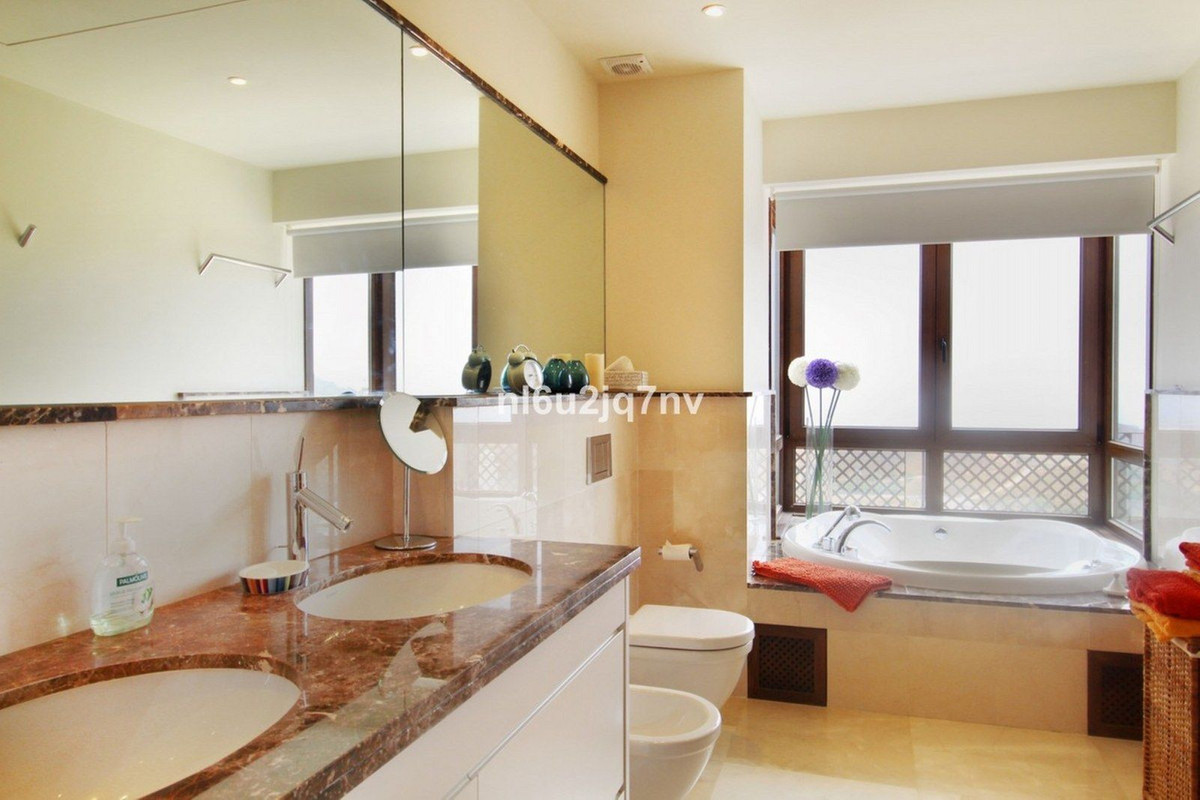 5 Bed, 5 Bath, HouseFor Sale, Benahavis, Malaga