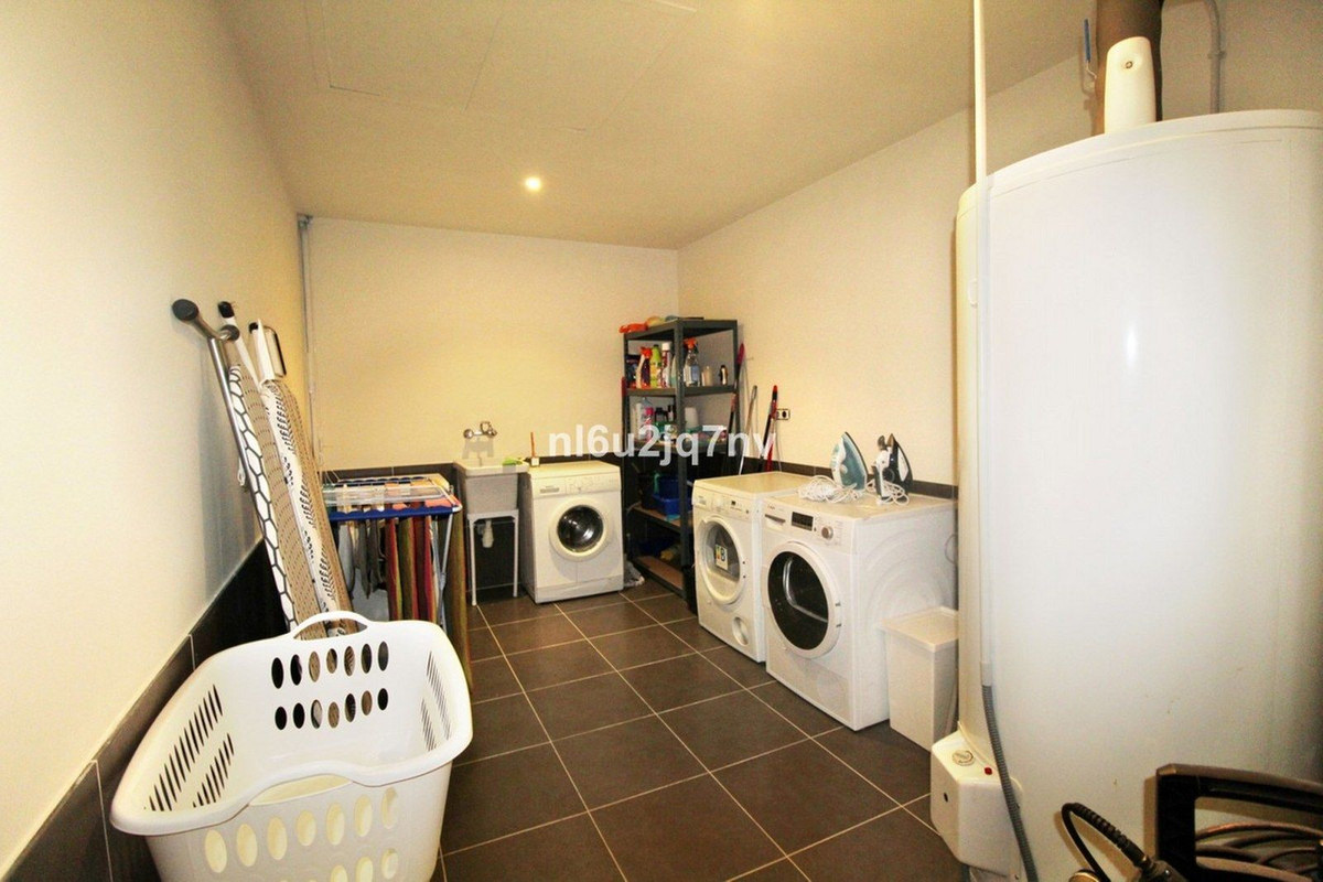 5 Bed, 5 Bath, HouseFor Sale, Benahavis, Malaga