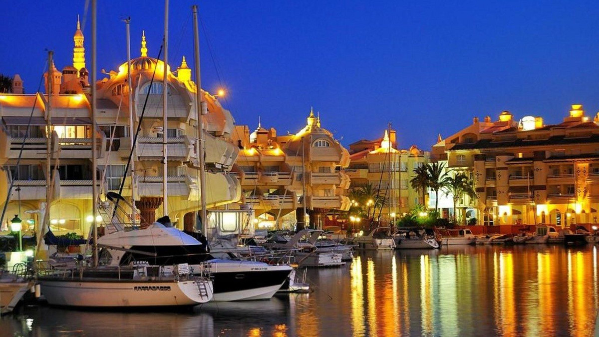 3 Bed, 2 Bath, ApartmentFor Sale, Benalmadena Costa, Malaga