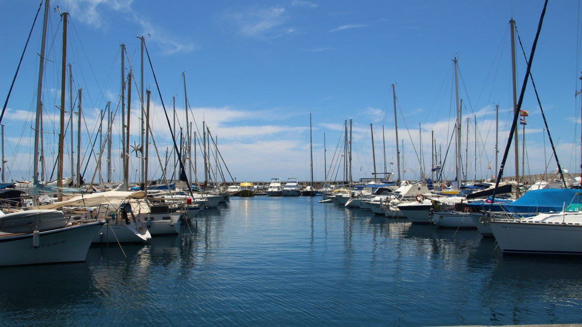 3 Bed, 2 Bath, ApartmentFor Sale, Benalmadena Costa, Malaga