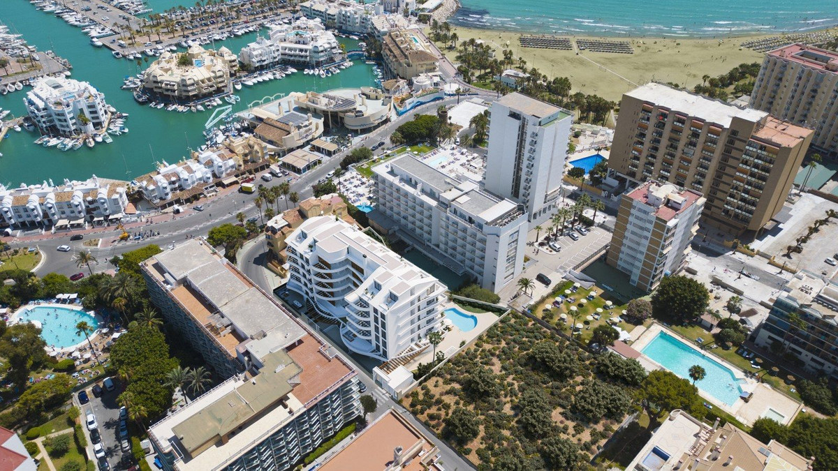 3 Bed, 2 Bath, ApartmentFor Sale, Benalmadena Costa, Malaga