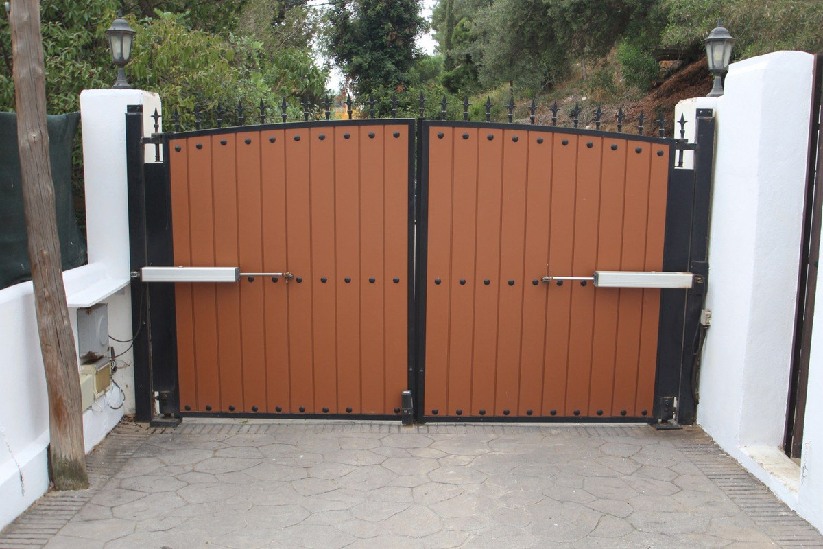 10 Bed, 10 Bath, HouseFor Sale, Benalmadena Pueblo, Malaga