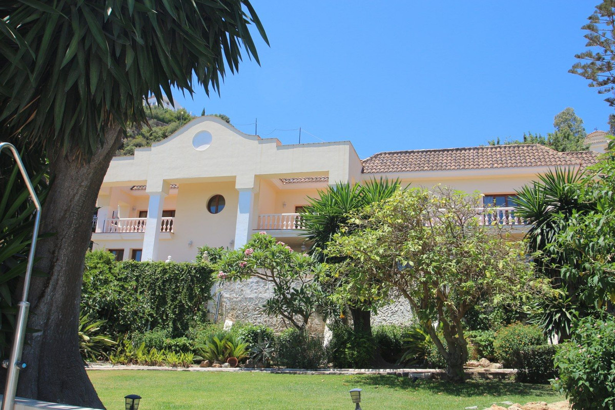 10 Bed, 10 Bath, HouseFor Sale, Benalmadena Pueblo, Malaga