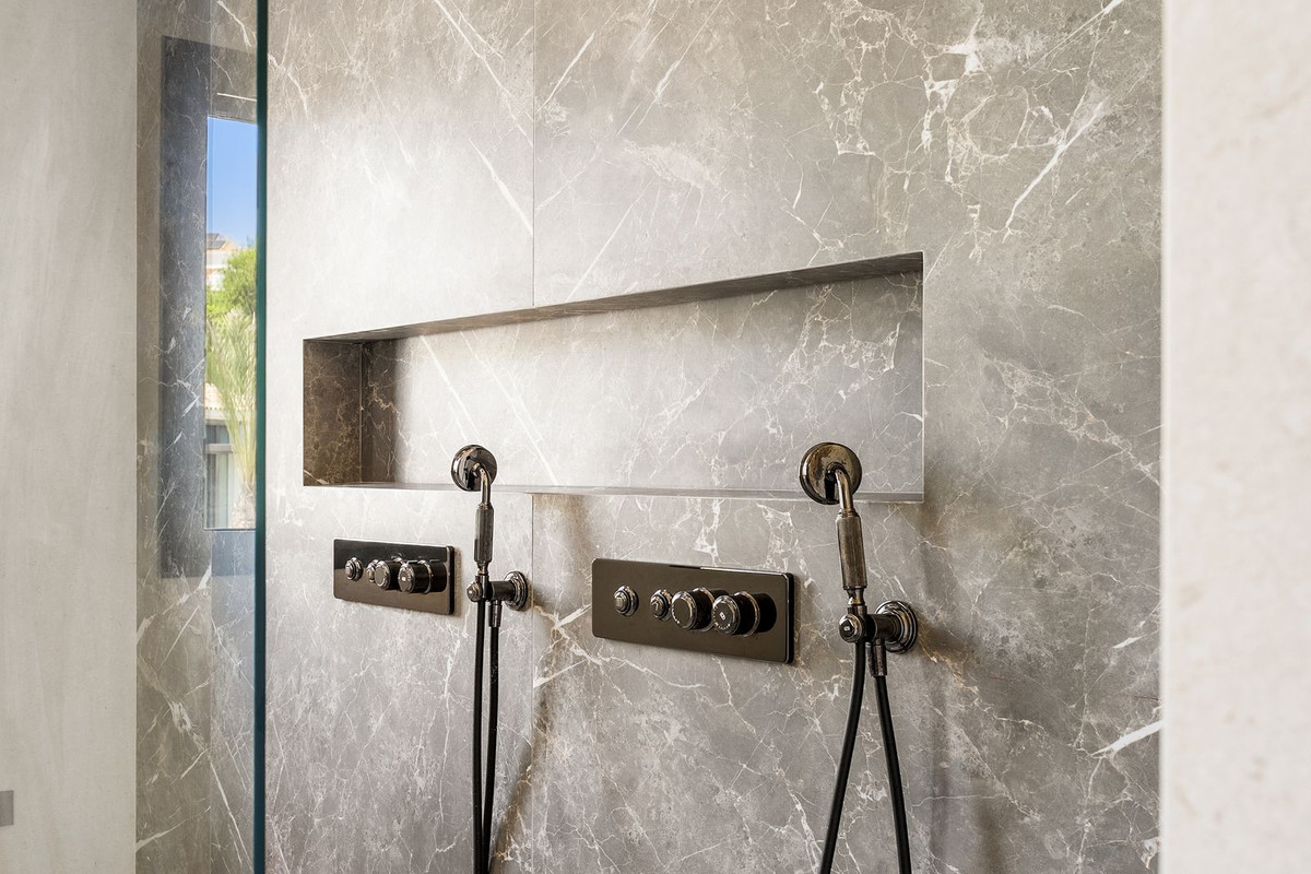 6 Bed, 6 Bath, HouseFor Sale, Los Flamingos Golf, Malaga