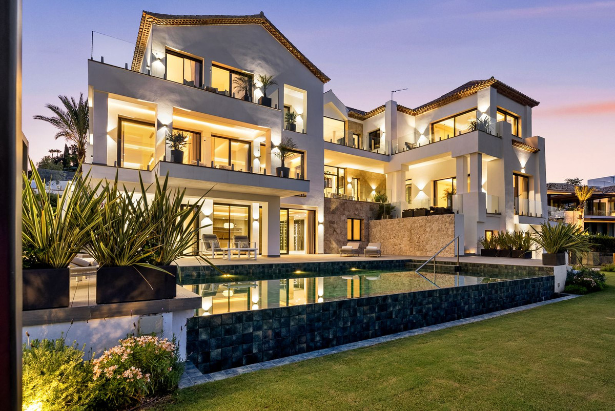 6 Bed, 6 Bath, HouseFor Sale, Los Flamingos Golf, Malaga