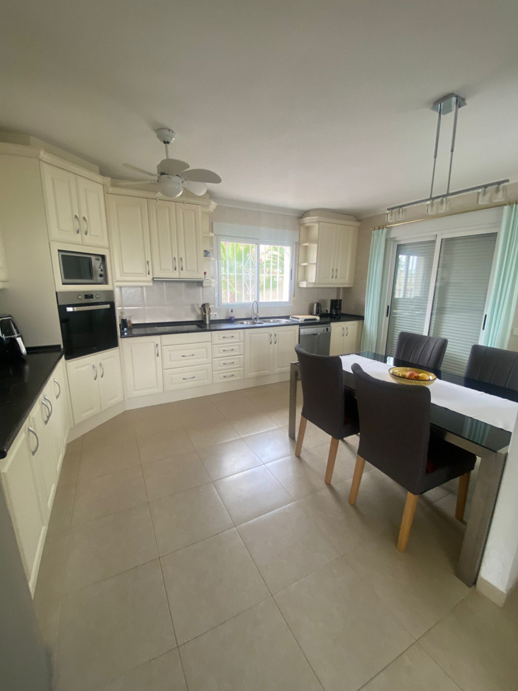 3 Bed, 2 Bath, HouseFor Sale, Algorfa, Alicante