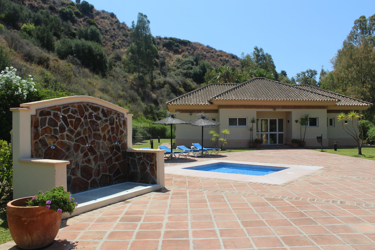 2 Bed, 2 Bath, ApartmentFor Sale, Marbella, Malaga
