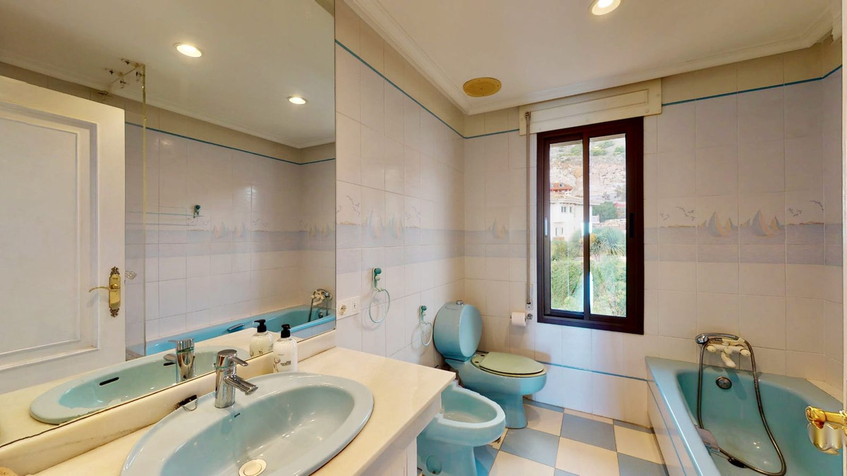 7 Bed, 7 Bath, HouseFor Sale, La Capellania, Malaga