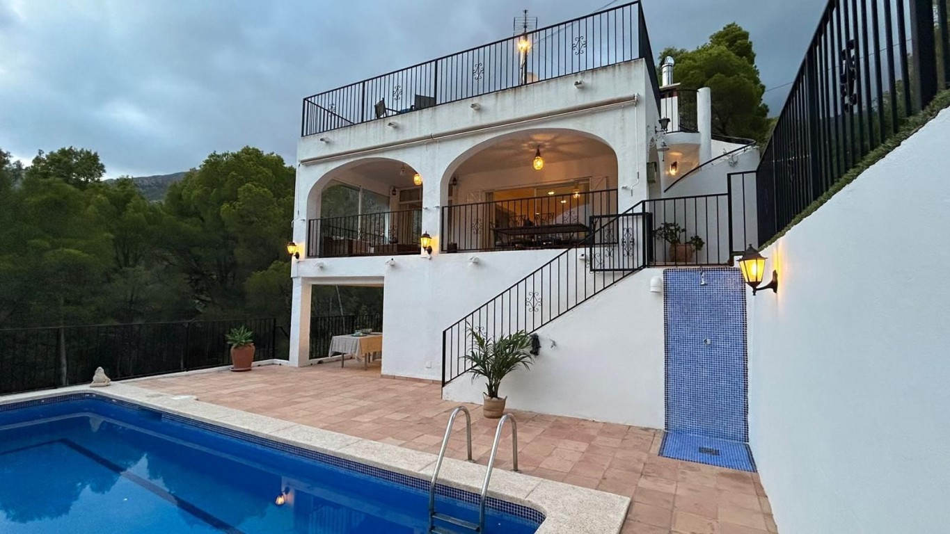 5 Bed, 3 Bath, HouseFor Sale, Altea, Alicante