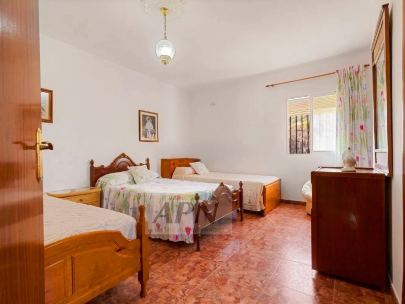 4 Bed, 2 Bath, HouseFor Sale, Álora, Malaga