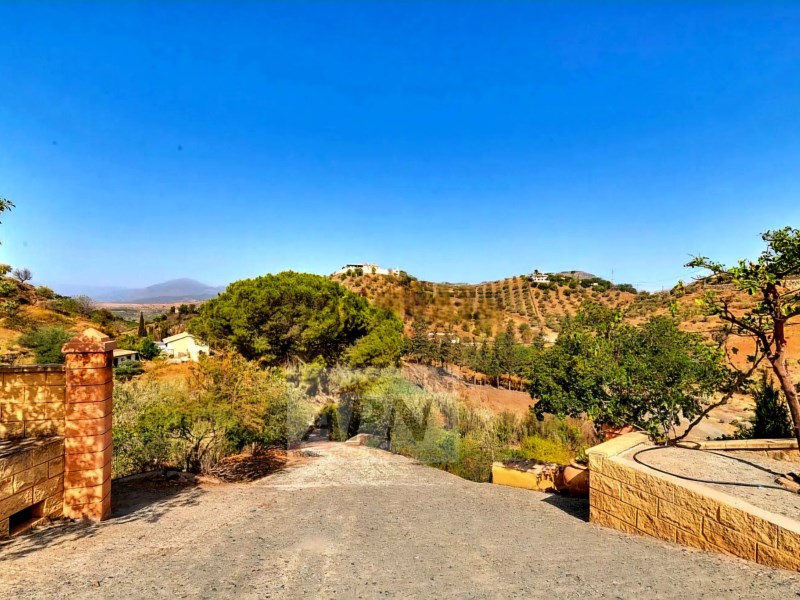 4 Bed, 2 Bath, HouseFor Sale, Álora, Malaga