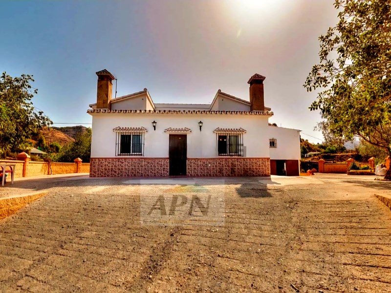 4 Bed, 2 Bath, HouseFor Sale, Álora, Malaga