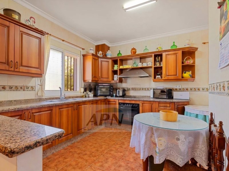 4 Bed, 2 Bath, HouseFor Sale, Álora, Malaga