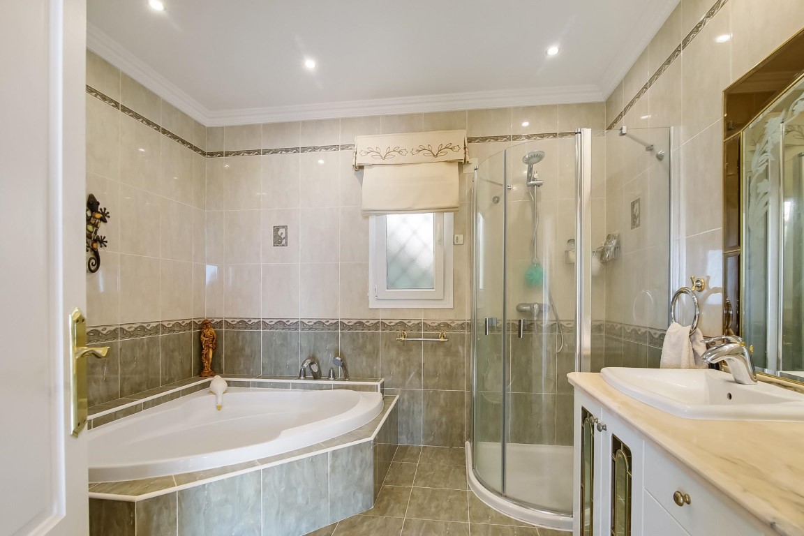 4 Bed, 3 Bath, HouseFor Sale, Moraira, Alicante