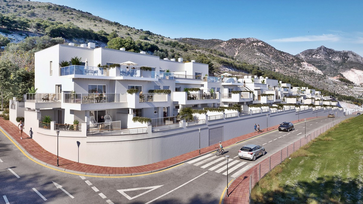 3 Bed, 2 Bath, ApartmentFor Sale, Benalmadena, Malaga