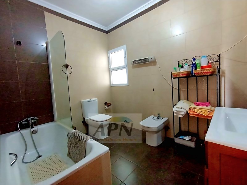 3 Bed, 2 Bath, HouseFor Sale, Álora, Malaga