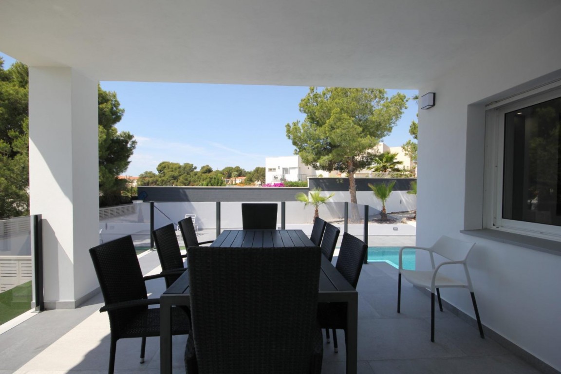 5 Bed, 4 Bath, HouseFor Sale, La Nucia, Alicante