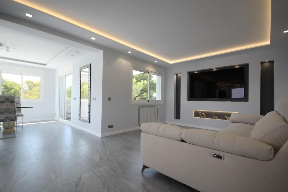 5 Bed, 4 Bath, HouseFor Sale, La Nucia, Alicante