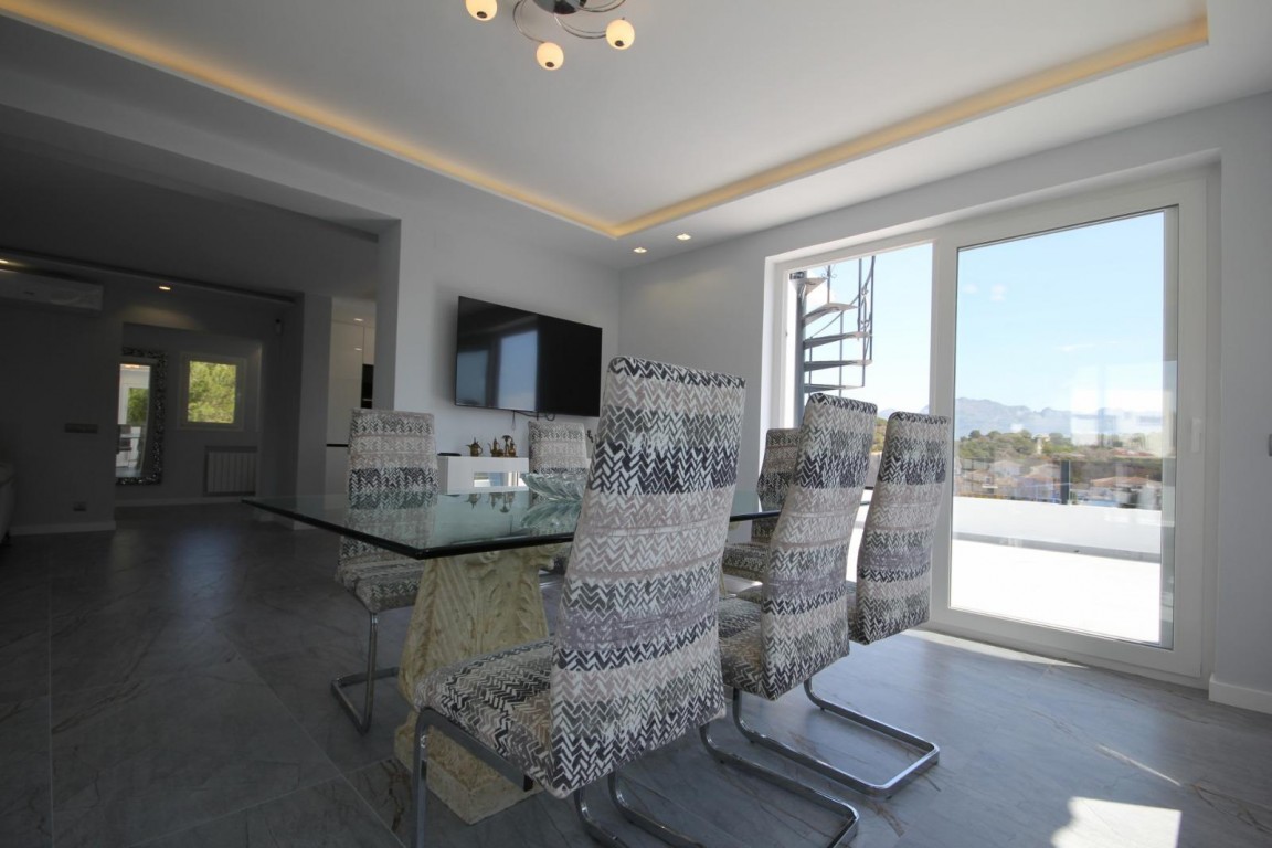 5 Bed, 4 Bath, HouseFor Sale, La Nucia, Alicante