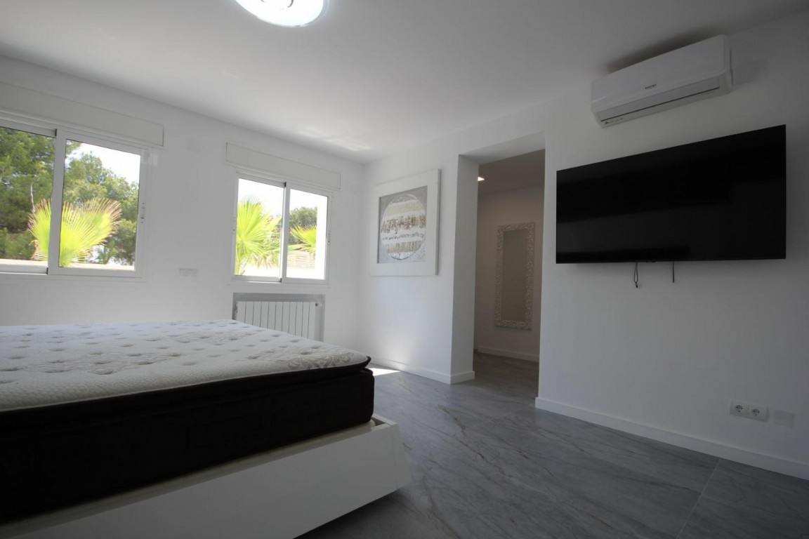 5 Bed, 4 Bath, HouseFor Sale, La Nucia, Alicante