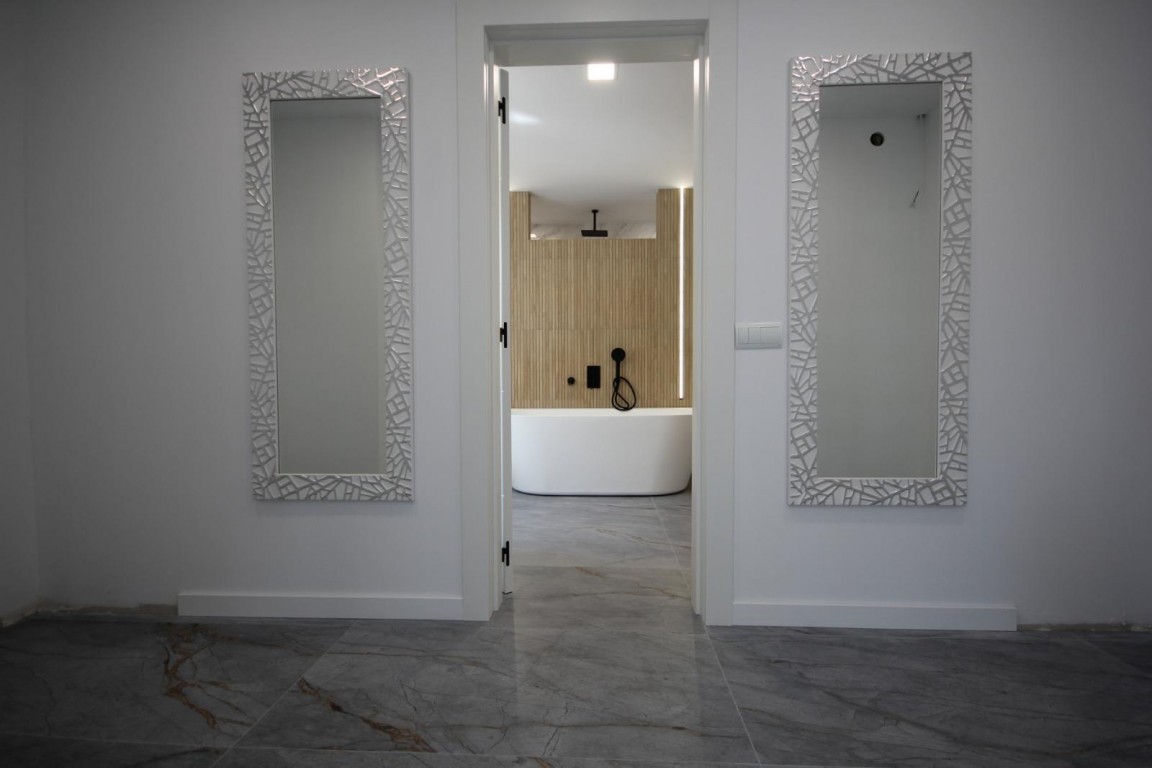 5 Bed, 4 Bath, HouseFor Sale, La Nucia, Alicante