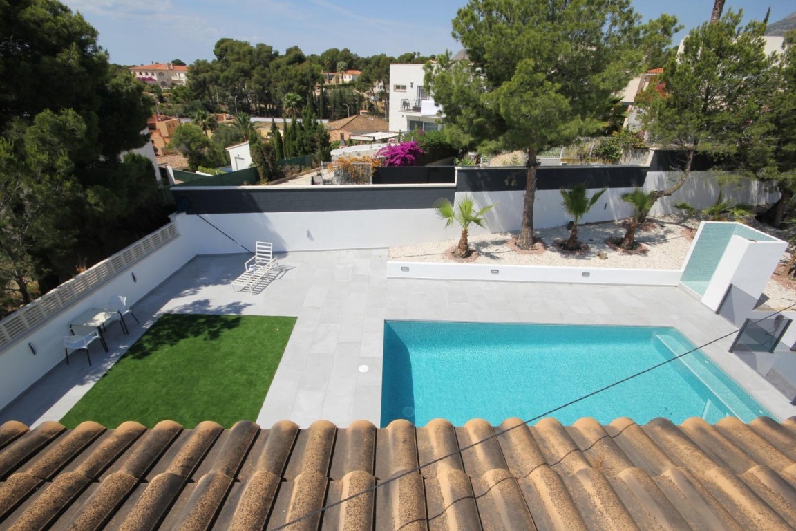 5 Bed, 4 Bath, HouseFor Sale, La Nucia, Alicante