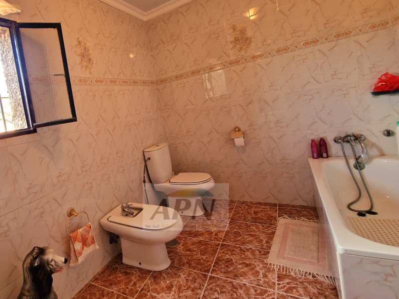 3 Bed, 2 Bath, HouseFor Sale, Álora, Malaga