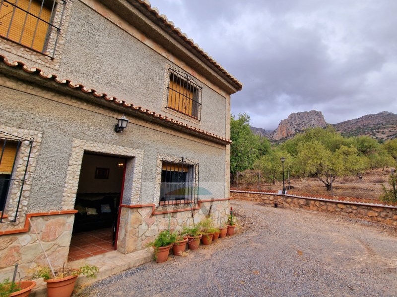 3 Bed, 2 Bath, HouseFor Sale, Álora, Malaga