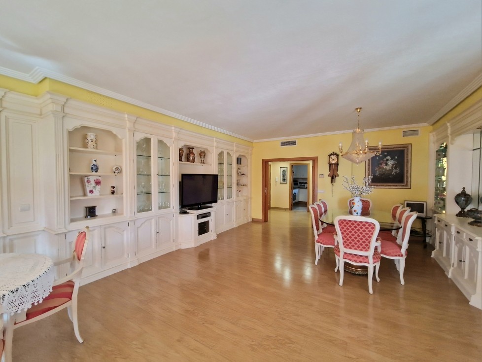 4 Bed, 3 Bath, ApartmentFor Sale, Benidorm, Alicante