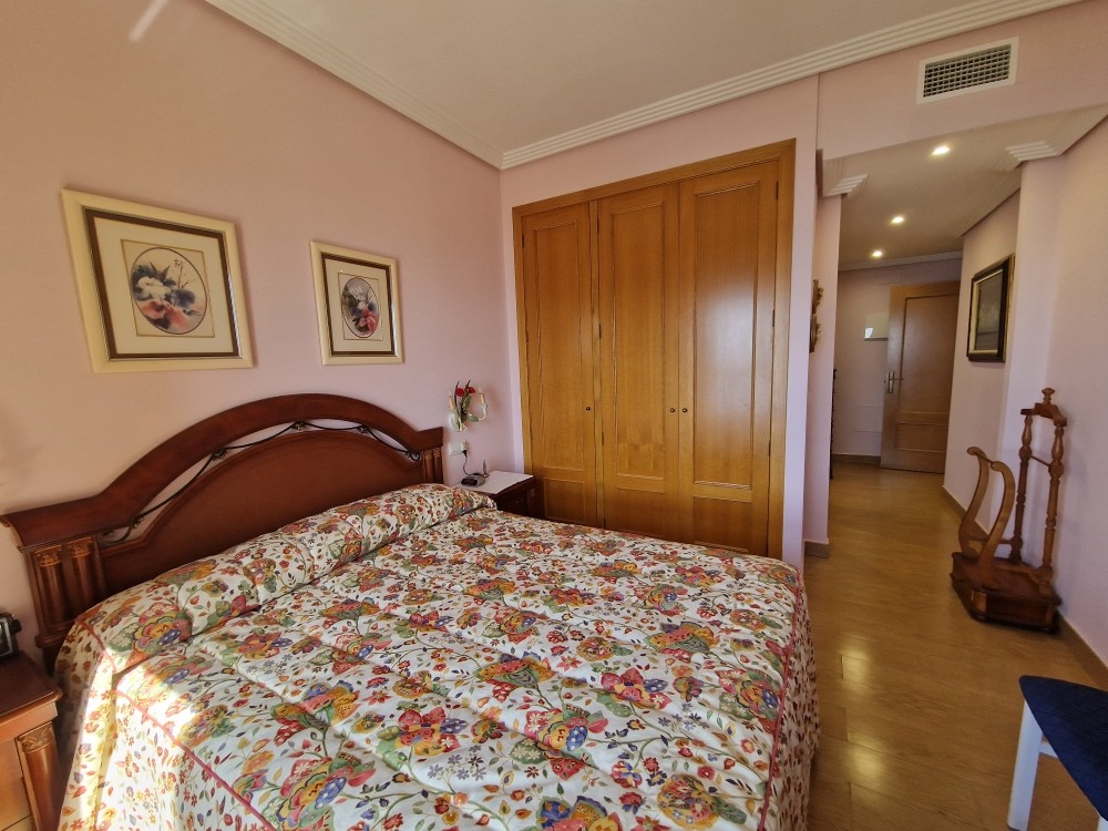 4 Bed, 3 Bath, ApartmentFor Sale, Benidorm, Alicante