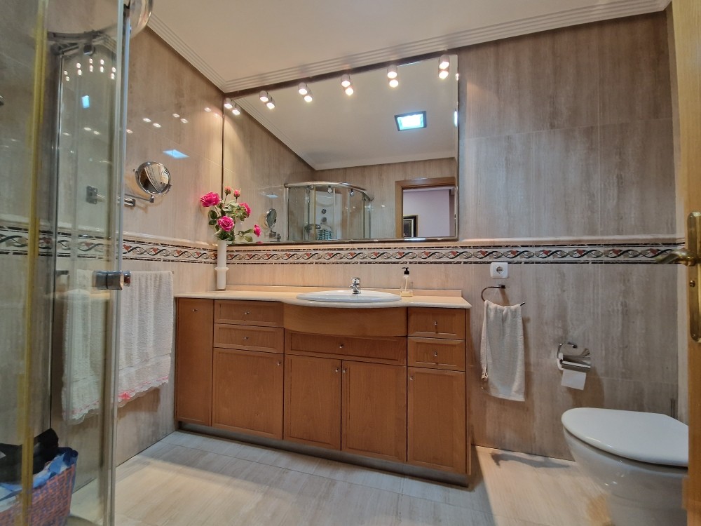 4 Bed, 3 Bath, ApartmentFor Sale, Benidorm, Alicante