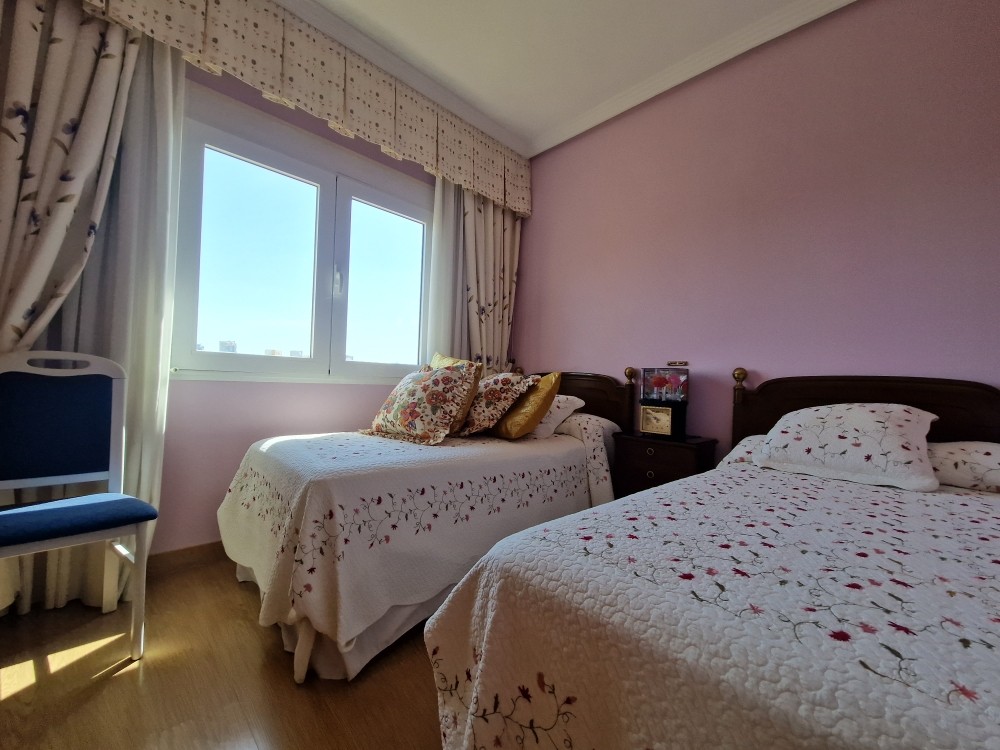 4 Bed, 3 Bath, ApartmentFor Sale, Benidorm, Alicante
