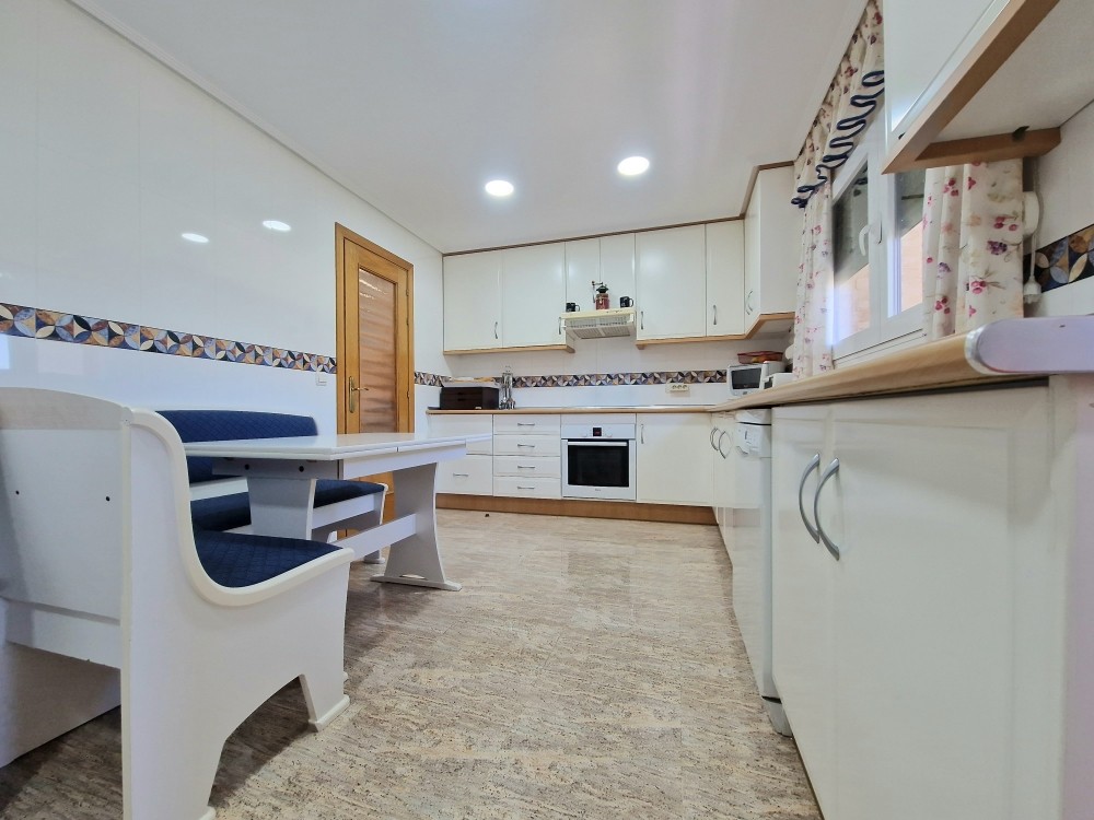 4 Bed, 3 Bath, ApartmentFor Sale, Benidorm, Alicante