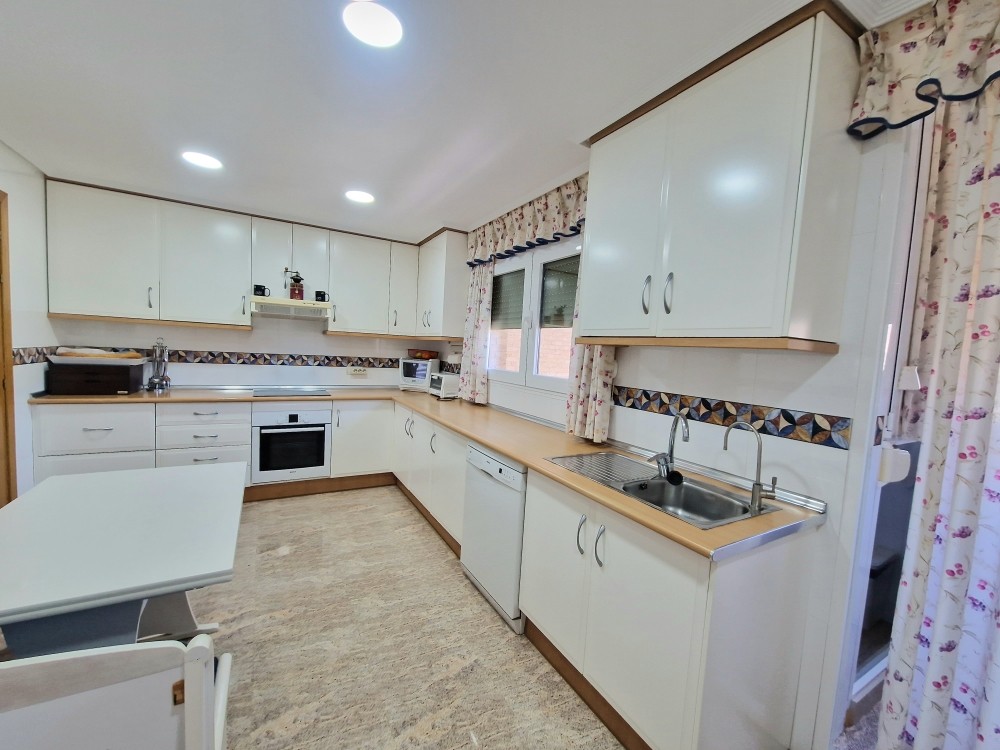 4 Bed, 3 Bath, ApartmentFor Sale, Benidorm, Alicante