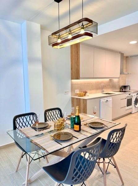 3 Bed, 2 Bath, ApartmentFor Sale, Fuengirola, Malaga