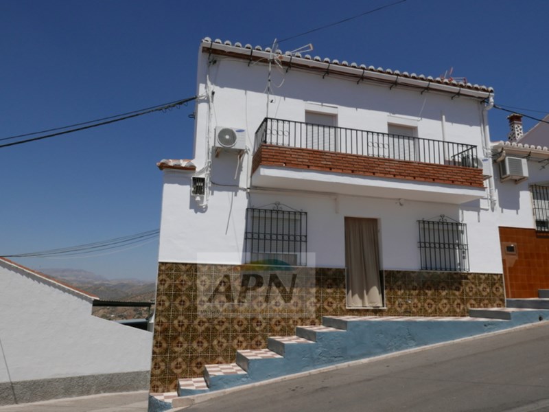 4 Bed, 2 Bath, HouseFor Sale, Álora, Malaga