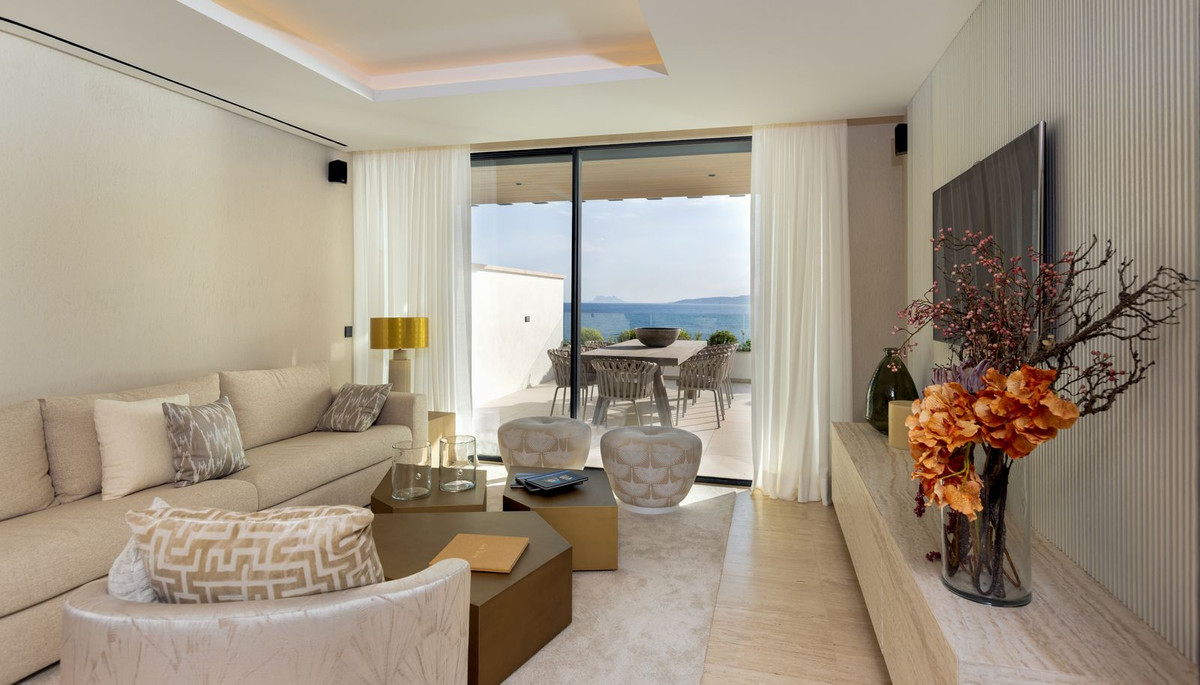 3 Bed, 3 Bath, ApartmentFor Sale, Estepona, Malaga