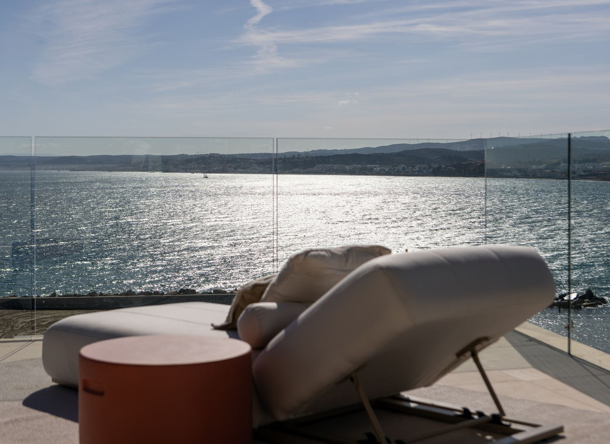 3 Bed, 3 Bath, ApartmentFor Sale, Estepona, Malaga