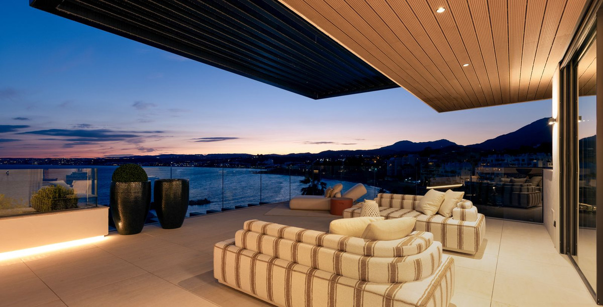 3 Bed, 3 Bath, ApartmentFor Sale, Estepona, Malaga