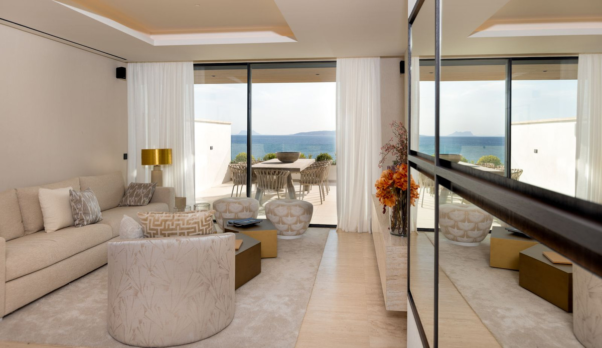 3 Bed, 3 Bath, ApartmentFor Sale, Estepona, Malaga