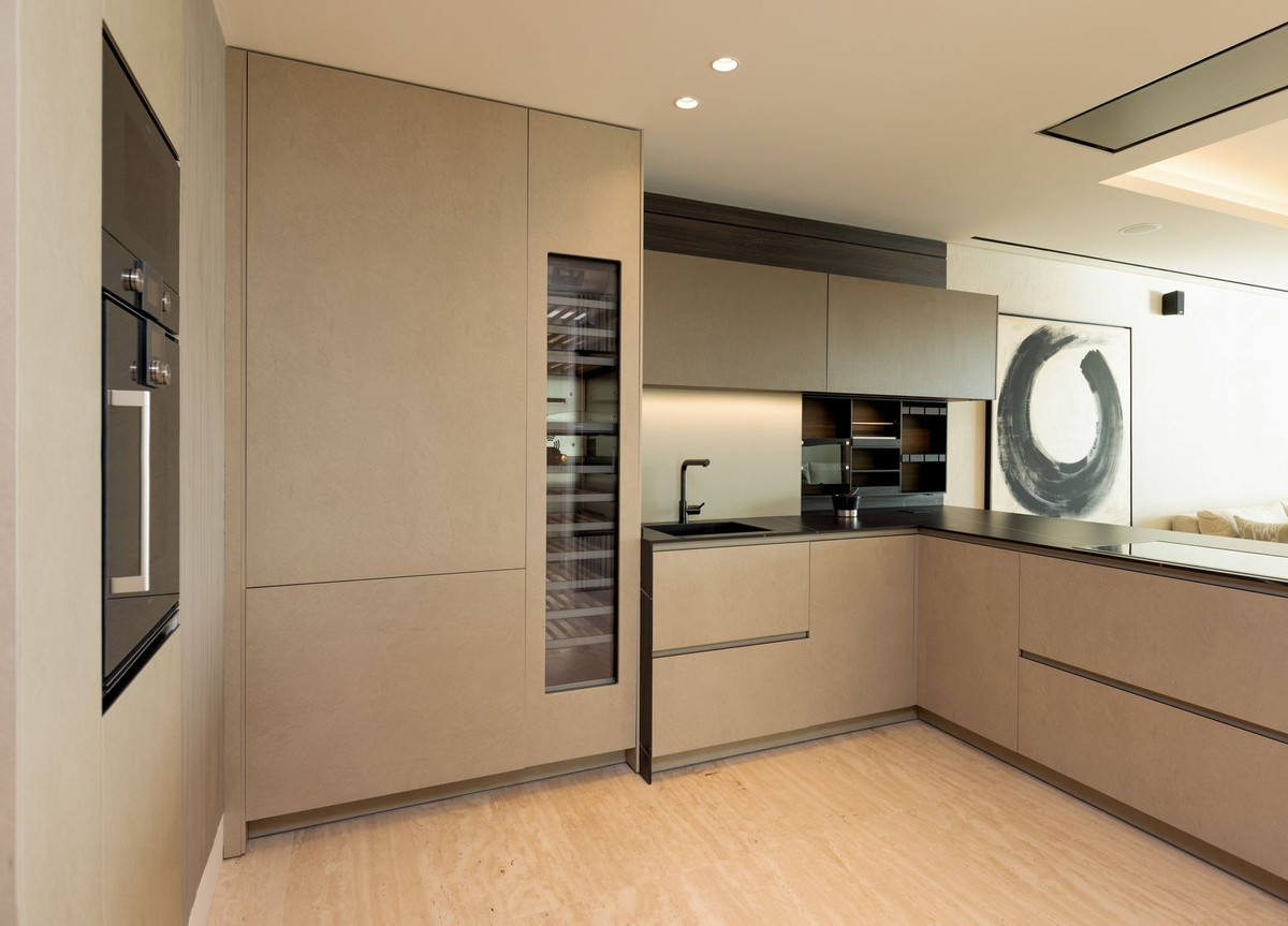 3 Bed, 3 Bath, ApartmentFor Sale, Estepona, Malaga