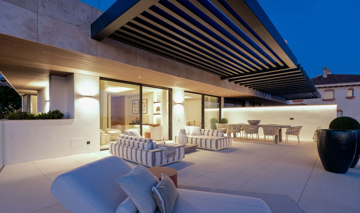 4 Bed, 3 Bath, ApartmentFor Sale, Estepona, Malaga